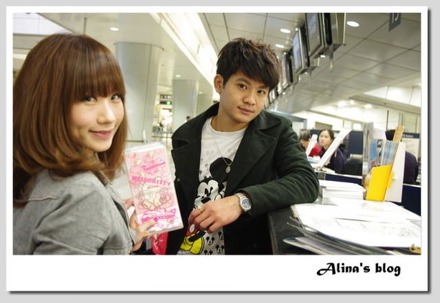 20251023-19vj8 20251023-19vj8