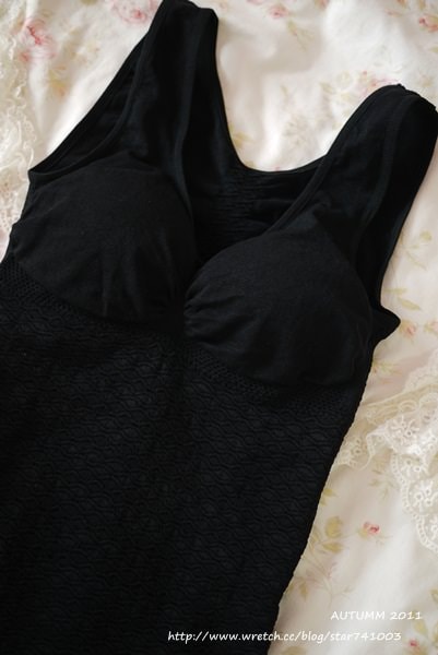 20251023-ev7lj 20251023-ev7lj