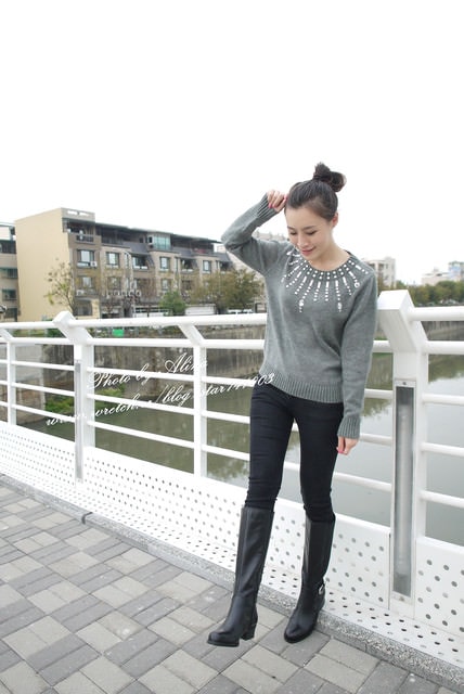 20251023-jfe9i 20251023-jfe9i