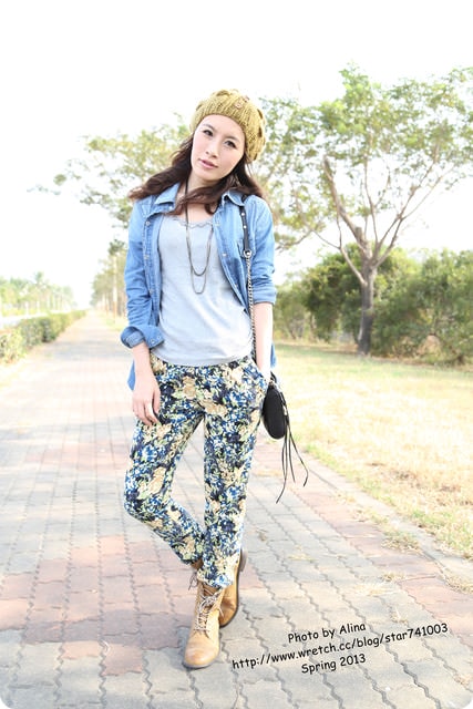 20251023-qe8cg 20251023-qe8cg