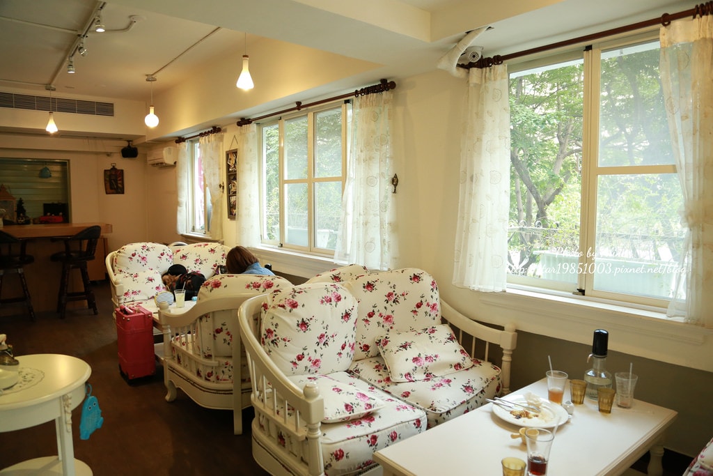 20251023-6ar4m 20251023-6ar4m