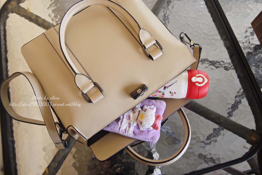 20251023-d3lyi 20251023-d3lyi