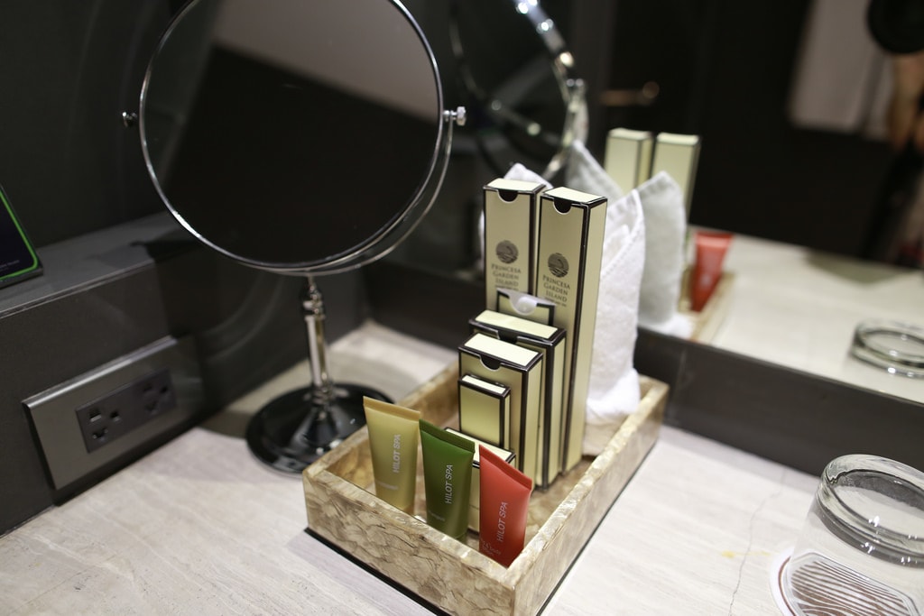 20251023-oq8la 20251023-oq8la